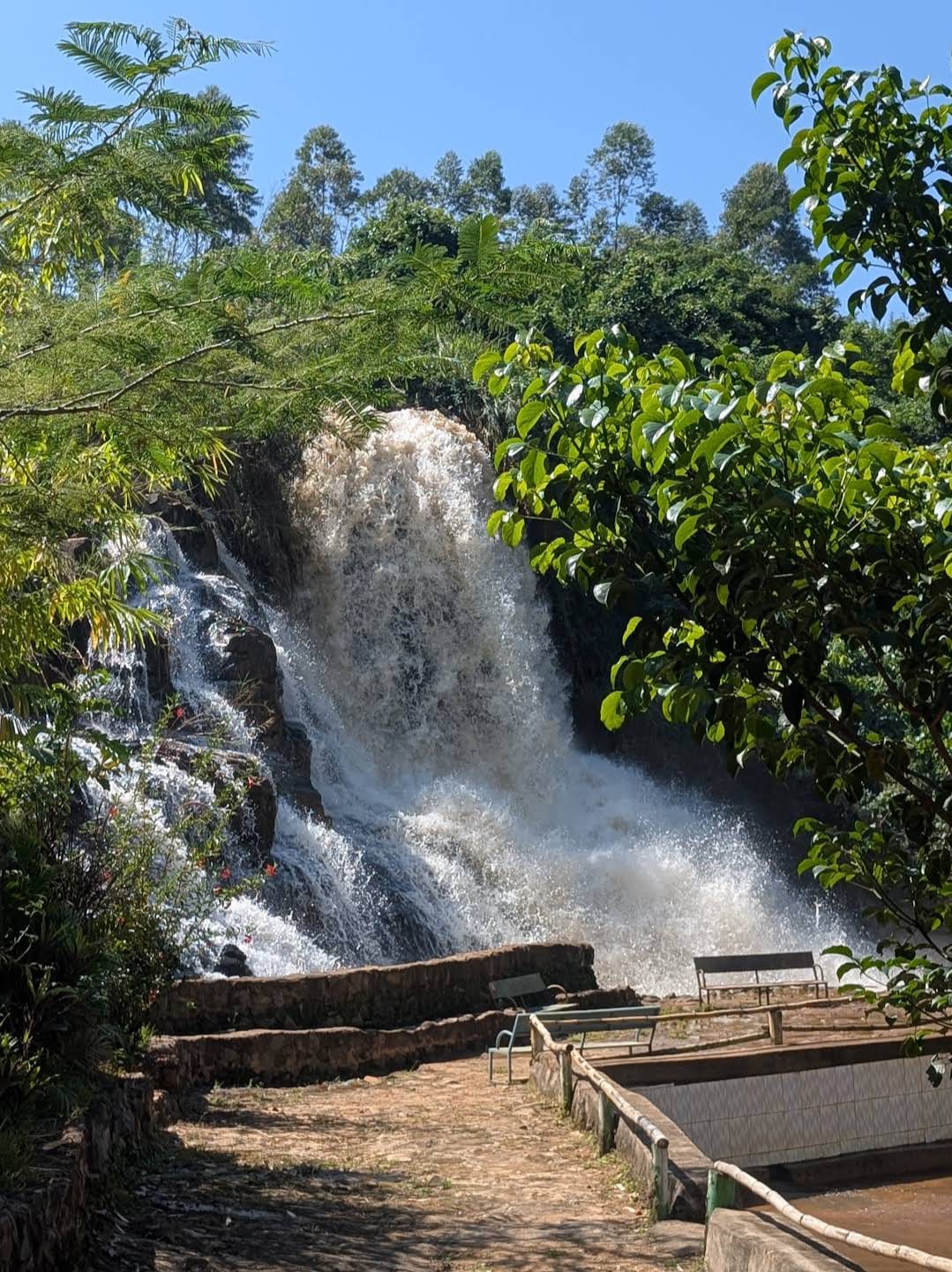 Ambururu Waterfall