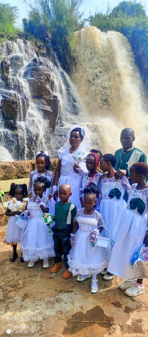 Wedding Showcase at Ambururu Waterfalls
